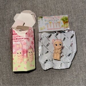 Sonny Angel Cherry Blossom Series: Hanami Edition - Calico Cat